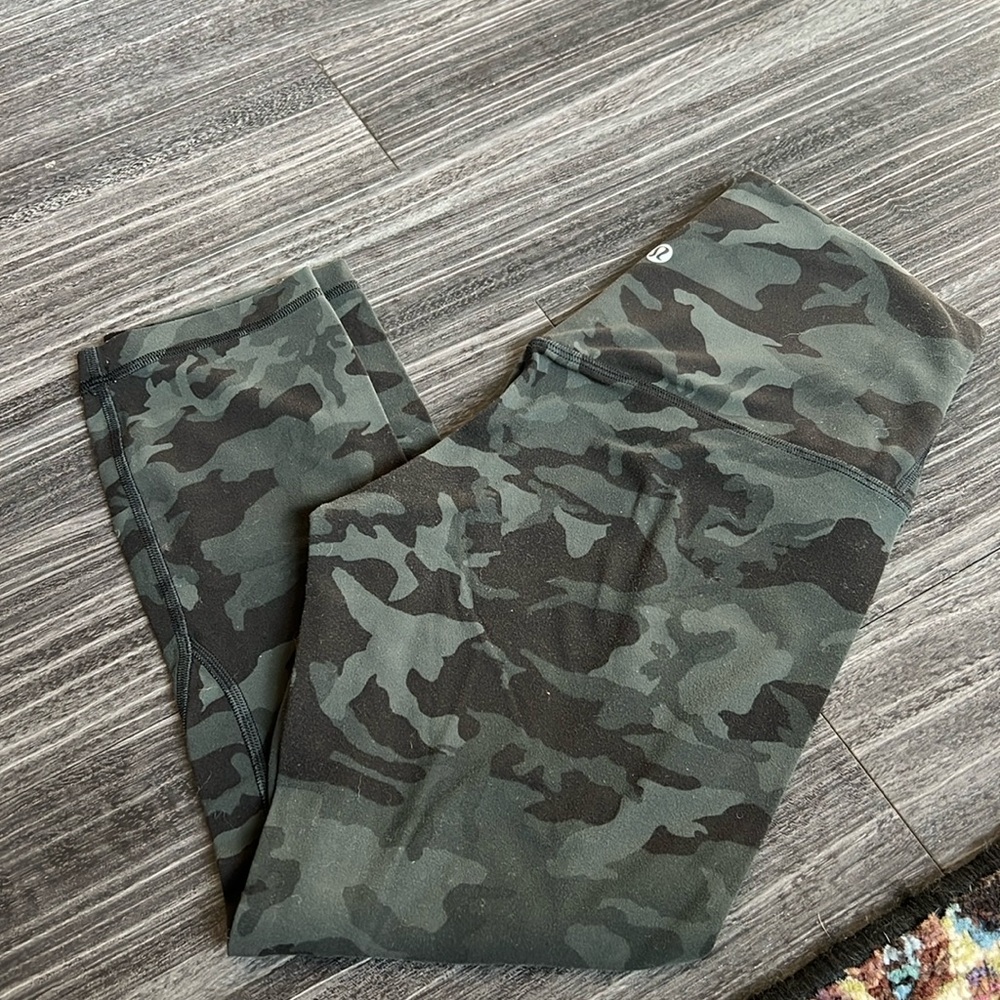 🎉Host Pick!🎉Lululemon Align HR Crop 21”